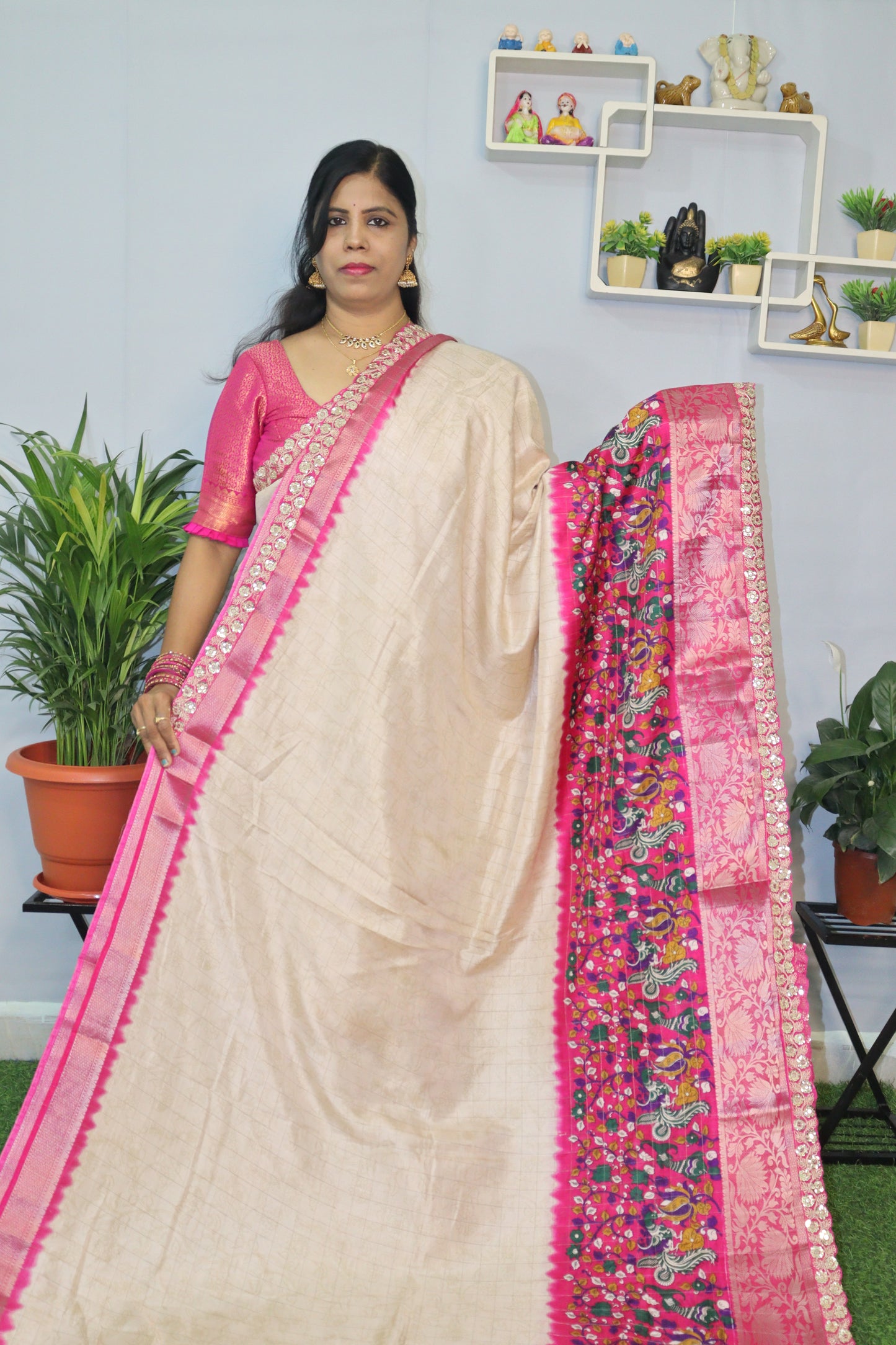 EXCLUSIVE DOLA SILK LAYS BORDER SAREE