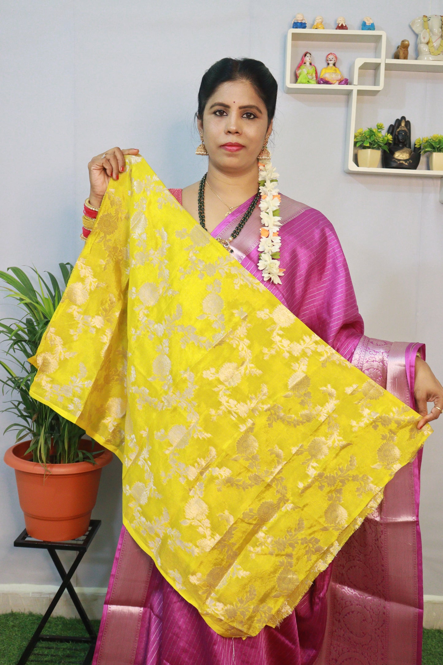 BANARAS WARM PATTU💛..!!
