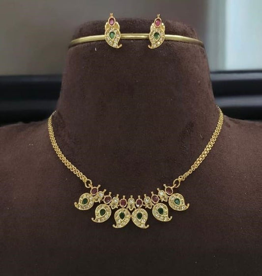 Mango design short Chocker