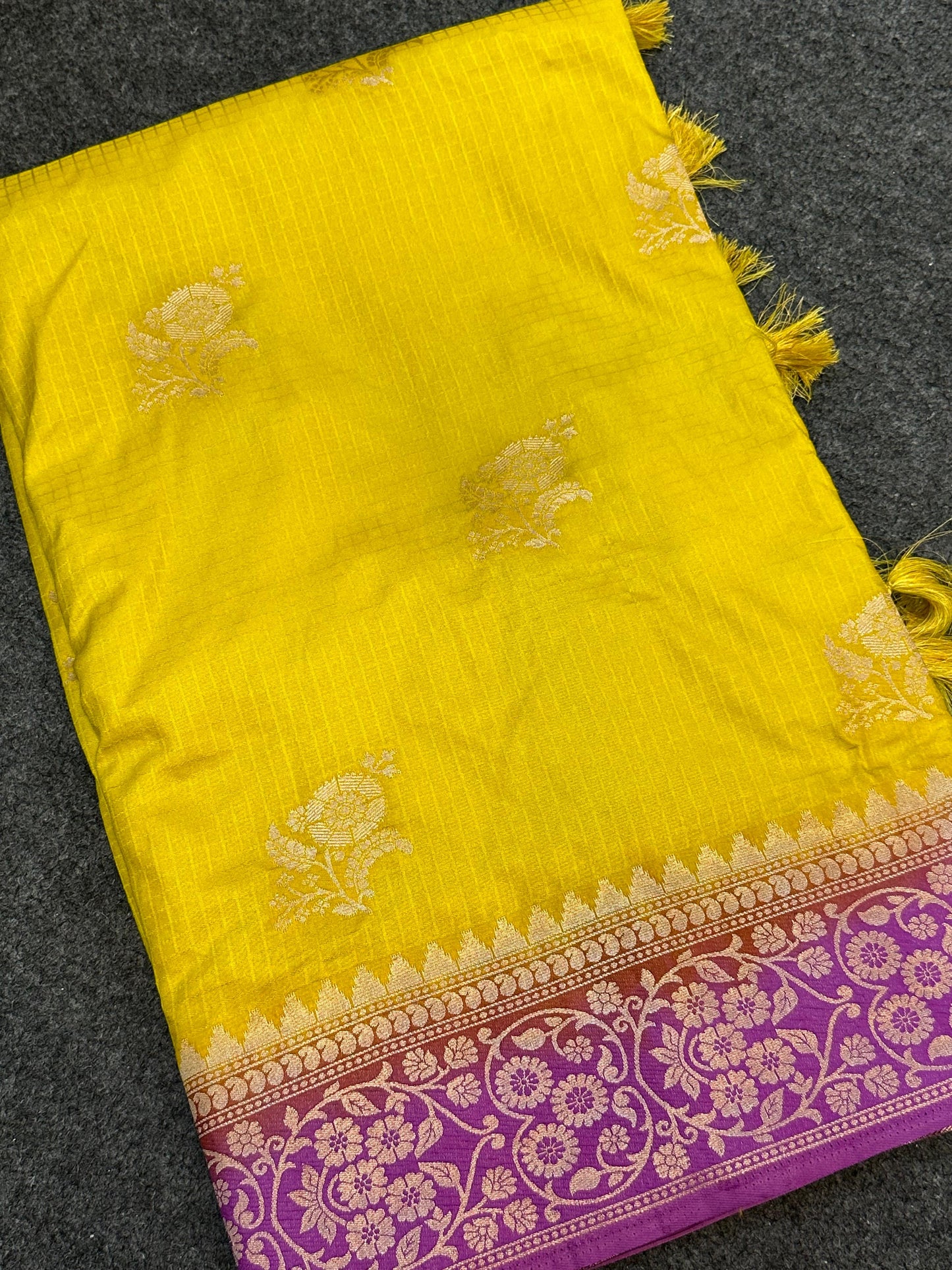 Beautyfull Ho silk sarees