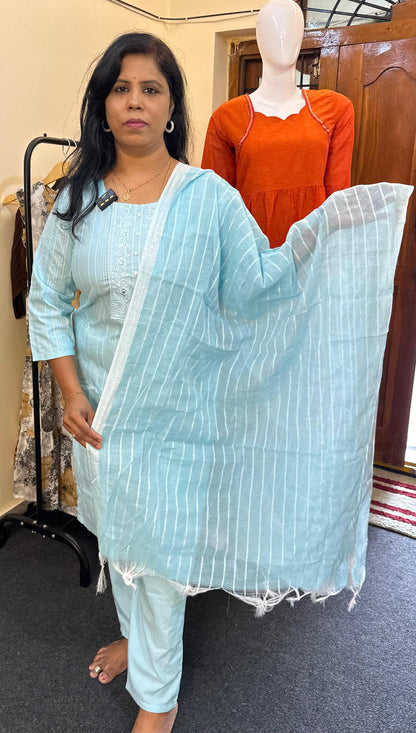 Beautfull embroidery slub cotton dresses