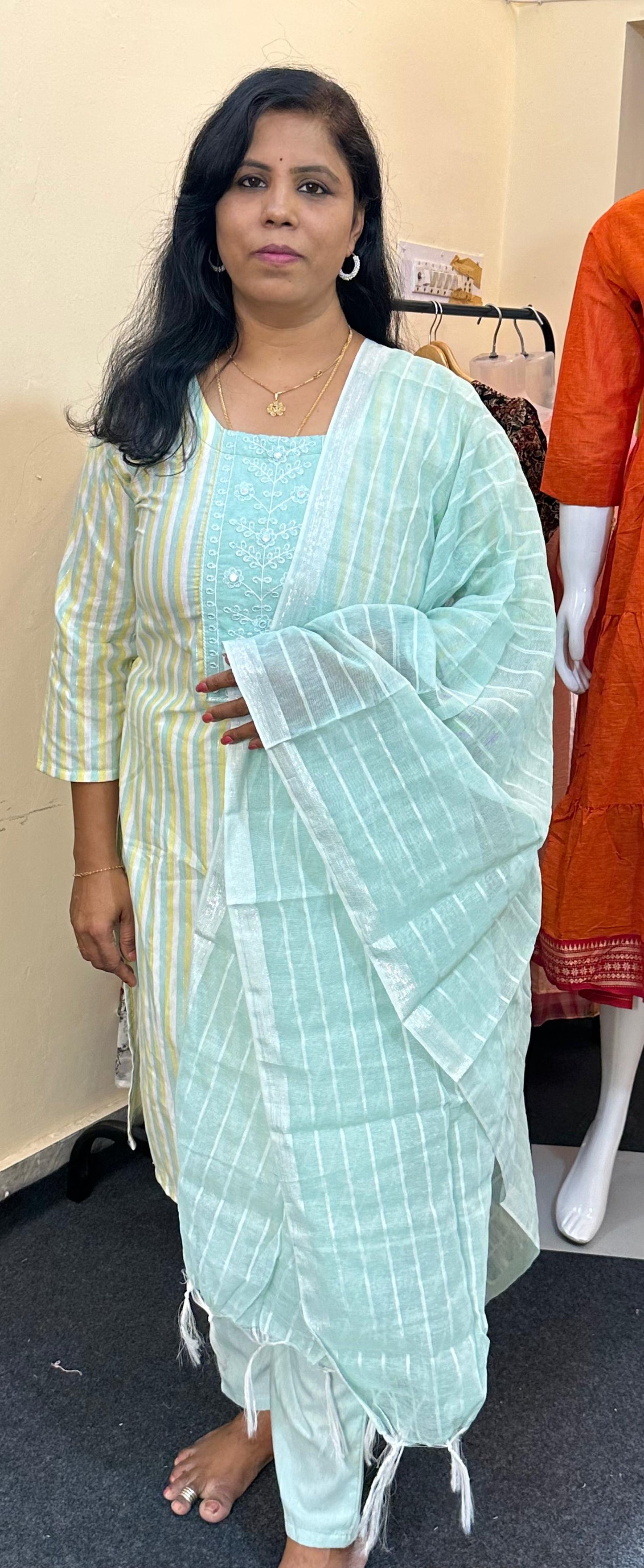 Beautfull embroidery slub cotton dresses