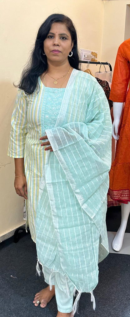 Beautfull embroidery slub cotton dresses