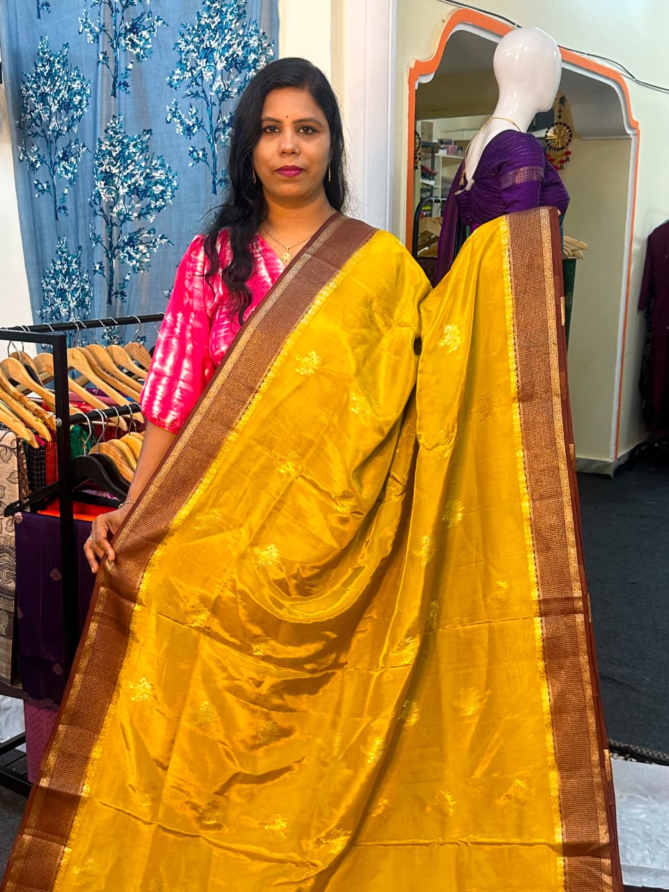 Beautyfull Raw mango sarees