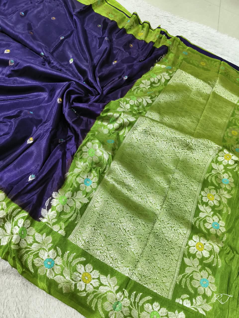 Chinon crape saree
