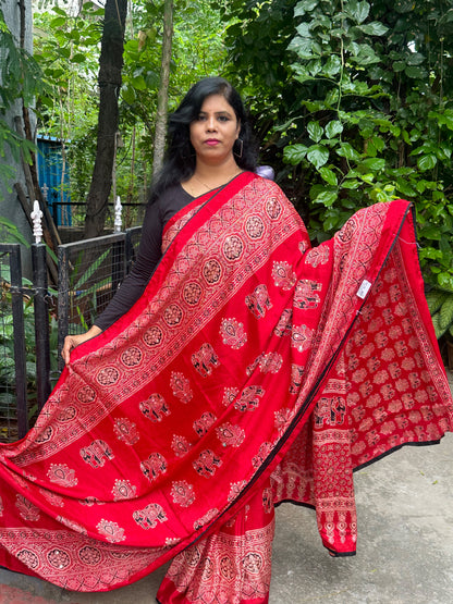Beautyfull  Crape saree