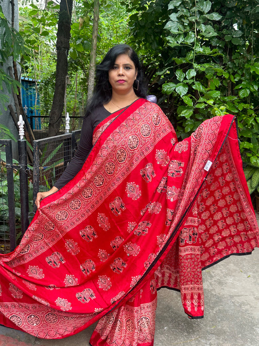 Beautyfull  Crape saree