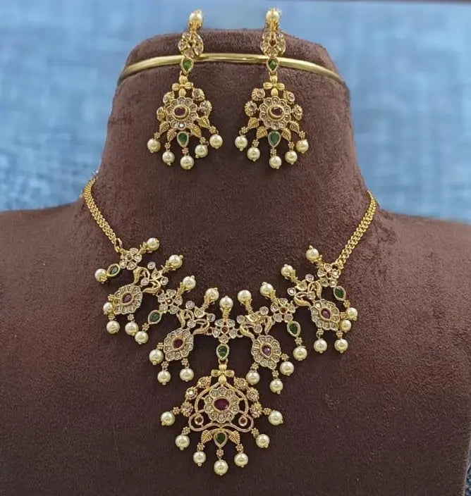 Chocker with Earrings Necklace Set